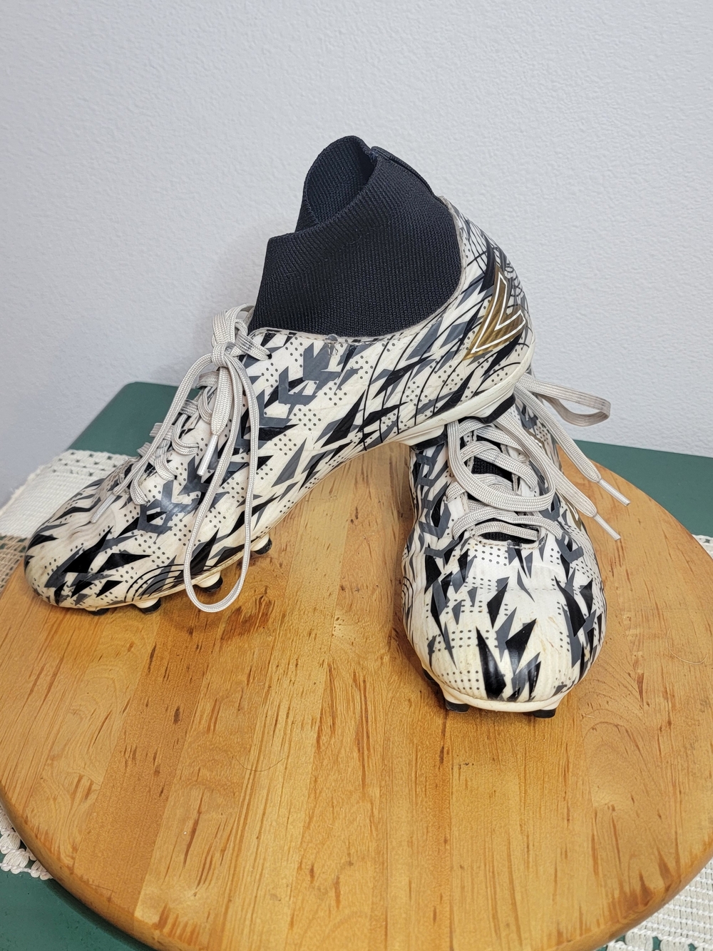 Mitre Strike Soccer Cleats Size 9